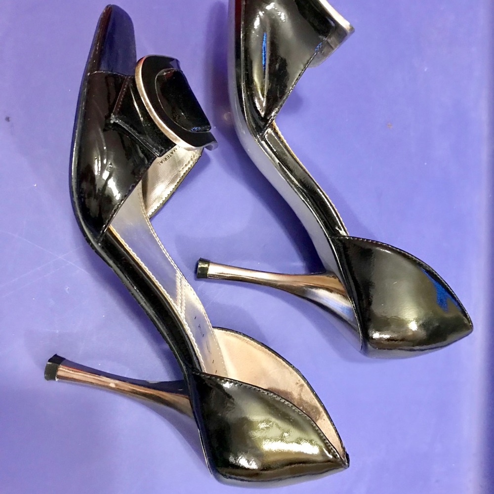 Tahari D’Orsay peep toe pumps